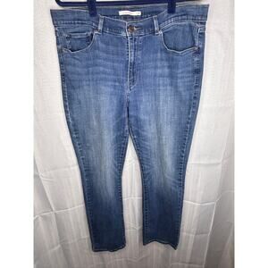 Levi's Jeans Women's Size 16 Classic Straight Med Wash American Classic Modern